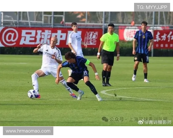 上海足球队的控制革新探索与未来发展路径分析