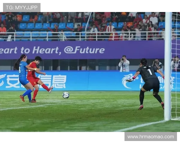 上海足球队在亚运会中的比赛经验与表现分析与点评
