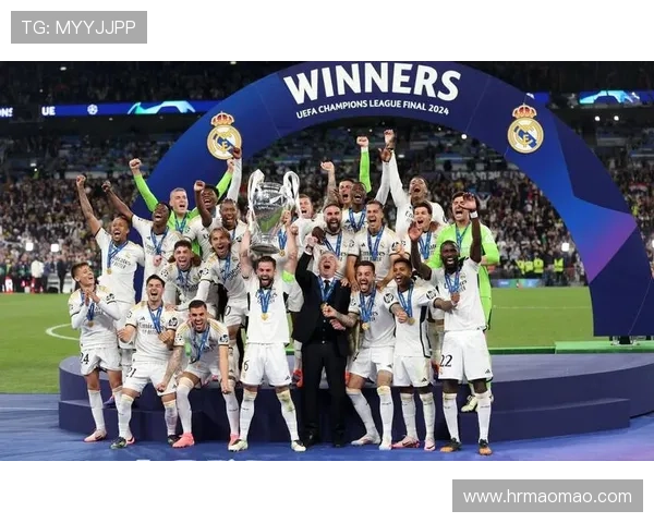 全球足球明星排名前九的传奇故事与成就解析